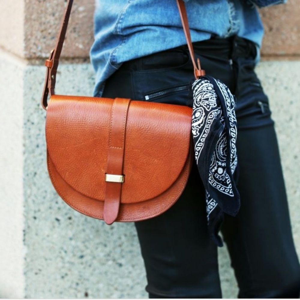 Sezane Claude bag cognac color